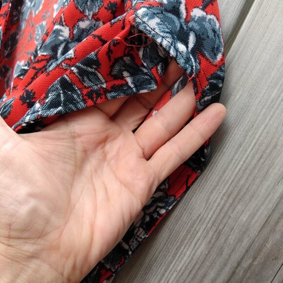 Vintage Plus Size Top Red Black Roses 47"B Pullover Shirt Blouse - Picture 4 of 11